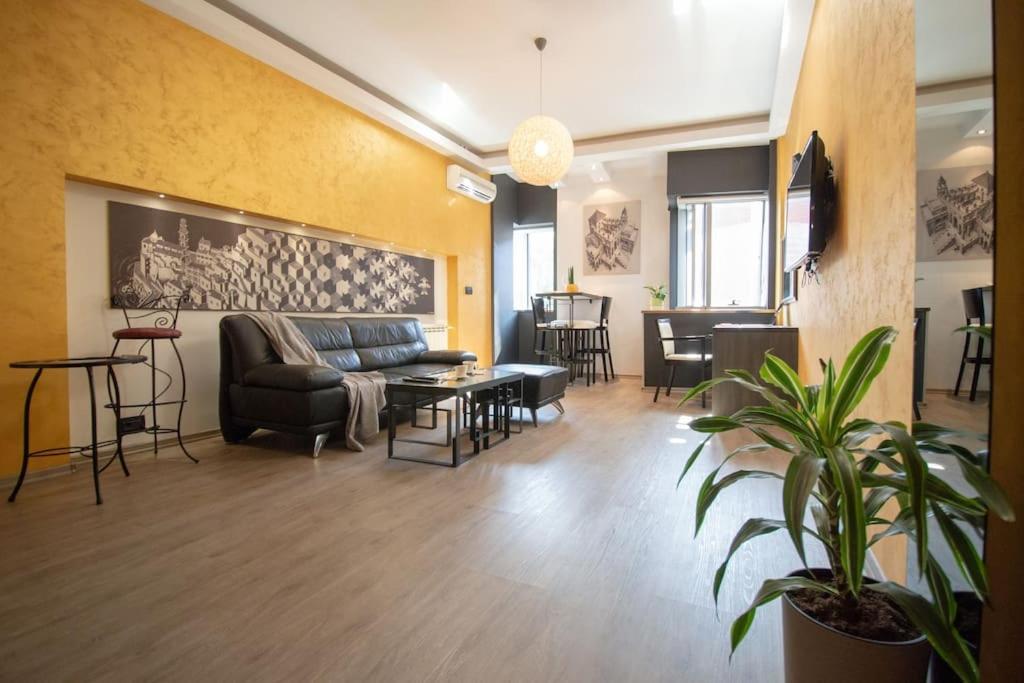 Green Central Studio Apartman Novi Sad